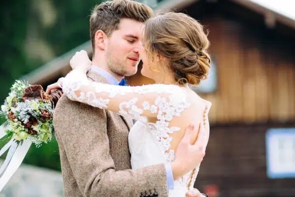 Brautpaar Winterhochzeit in den Bergen