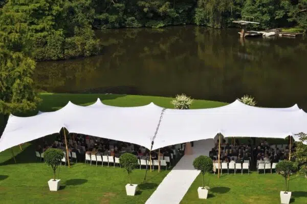 Hochzeit im Zelt