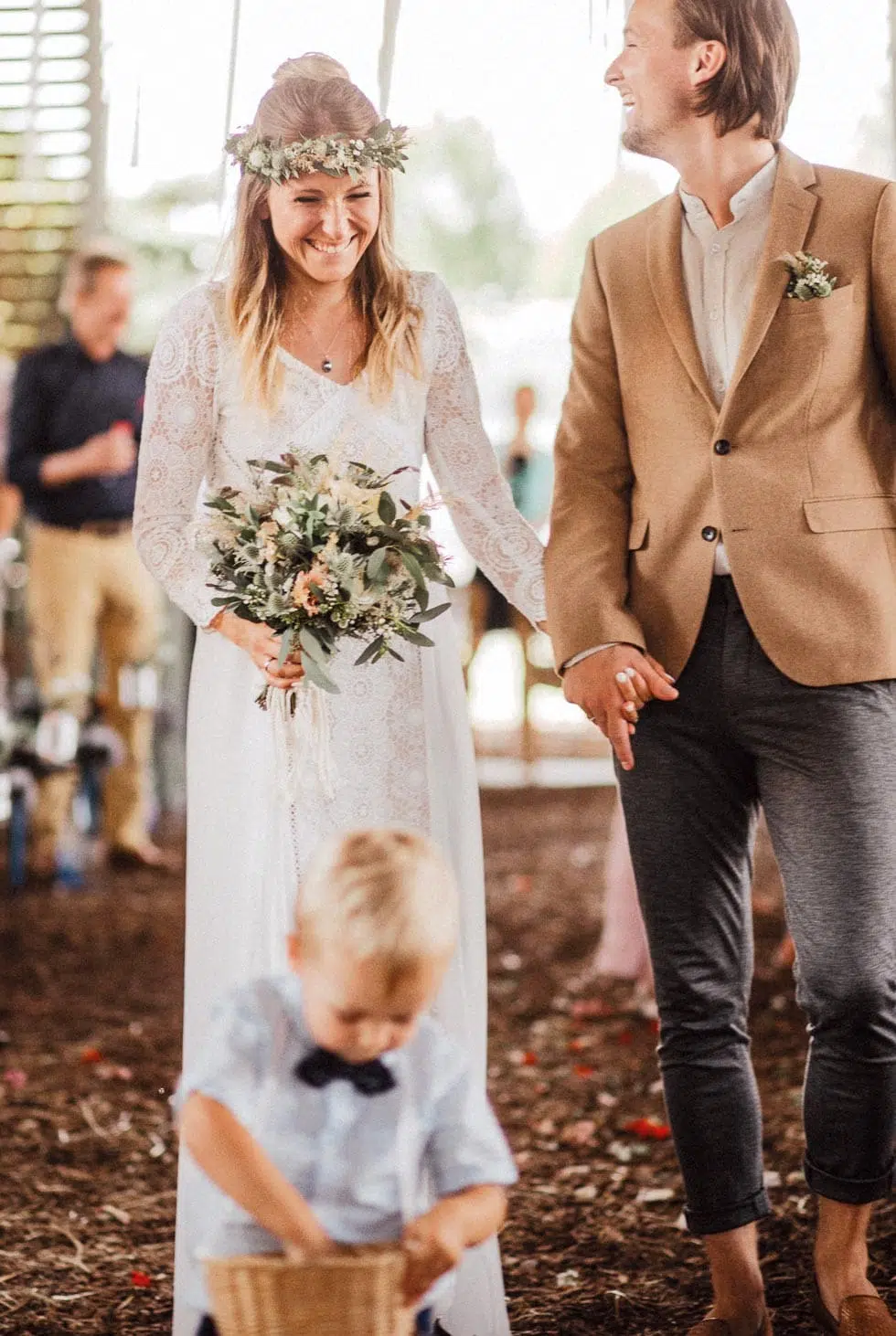 Auszug Brautpaar Boho Hochzeit