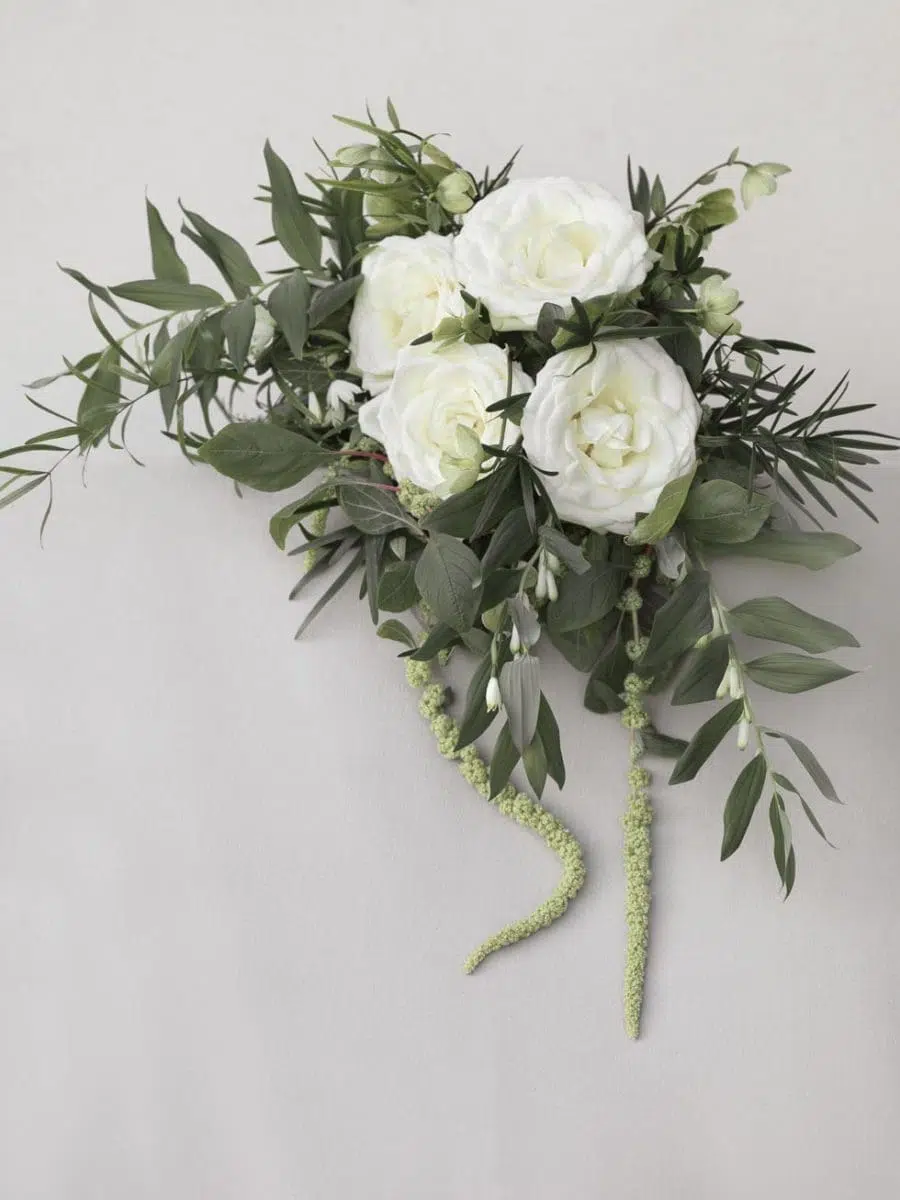 Boho Brautstrauß weiße Rosen