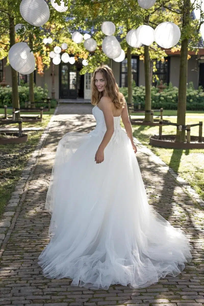 Atemberaubendes Brautkleid große Größe